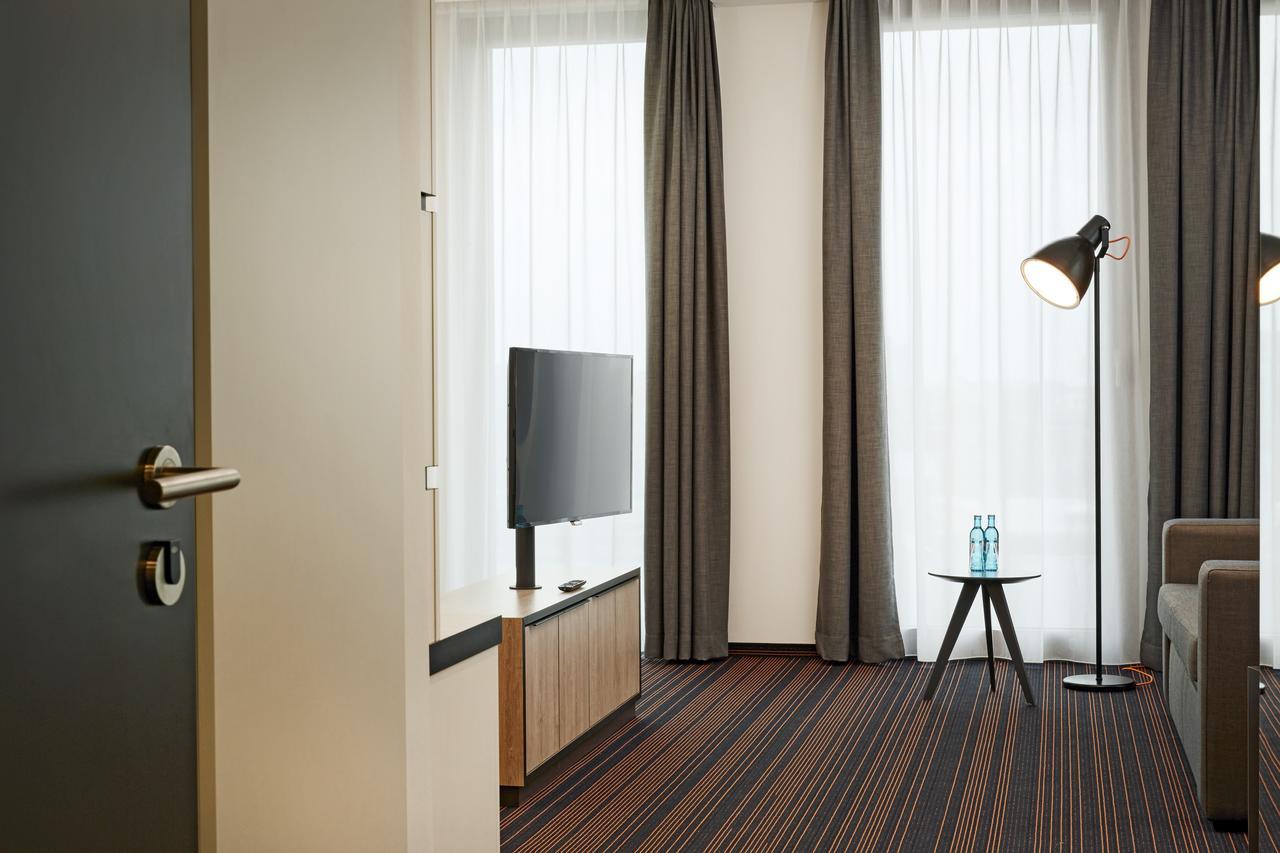 Hyperion Hotel Hamburk Exteriér fotografie A room at the hotel
